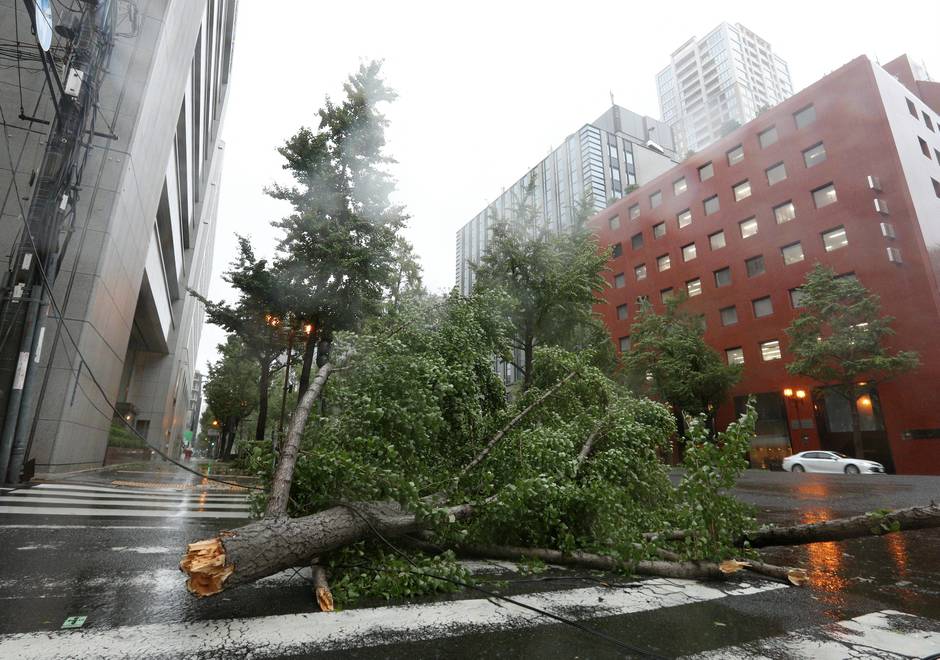 Powerful typhoon Jebi make landfall in western Japan