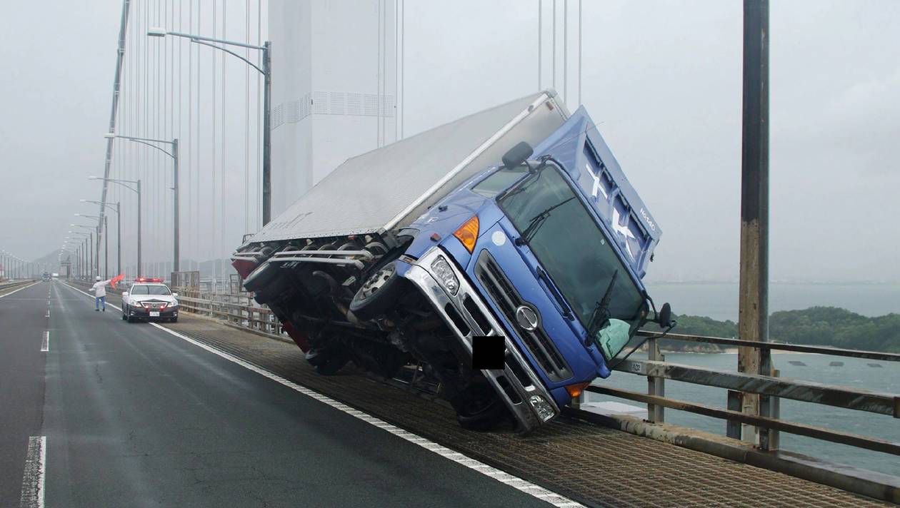 JAPAN-WEATHER-TYPHOON