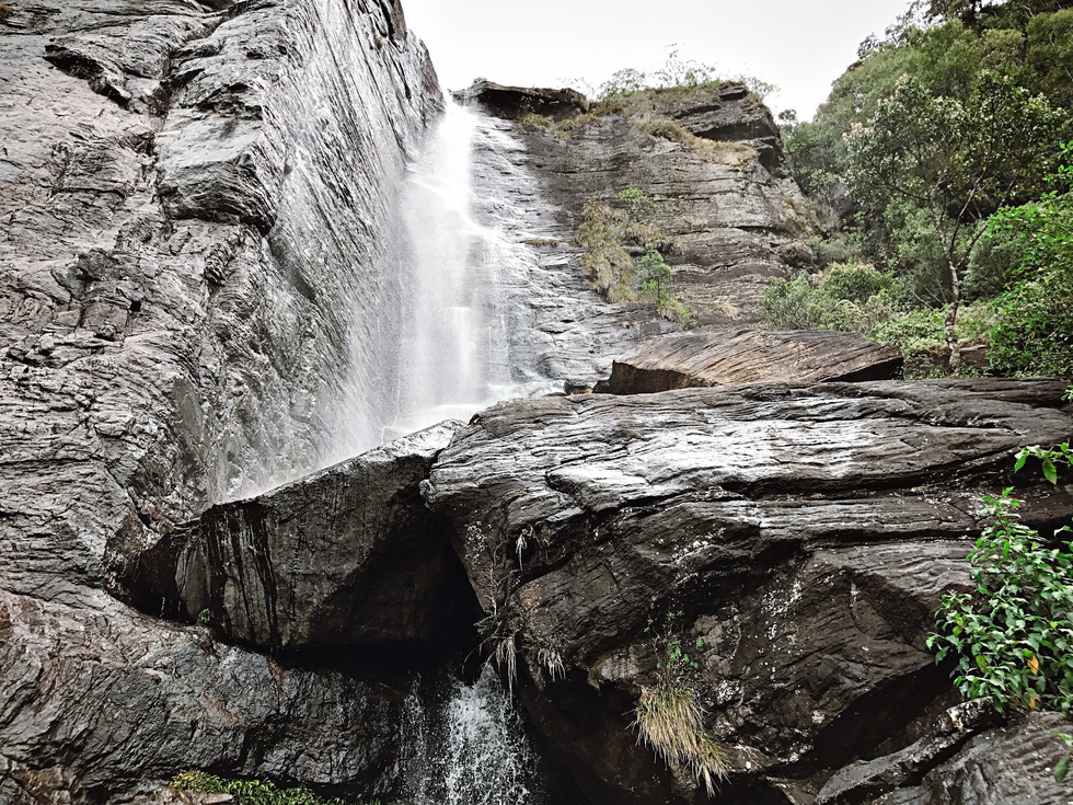 Waterfalls at Nuwara Aliya