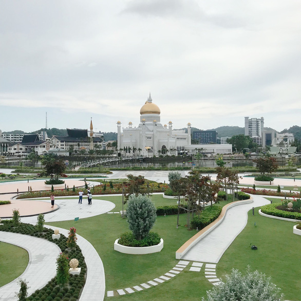 Sultan Omar Ali Saifuddin Mosque